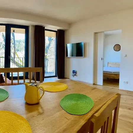 Apartman U Kola Na Brcalniku Hojsova Straz Exterior photo